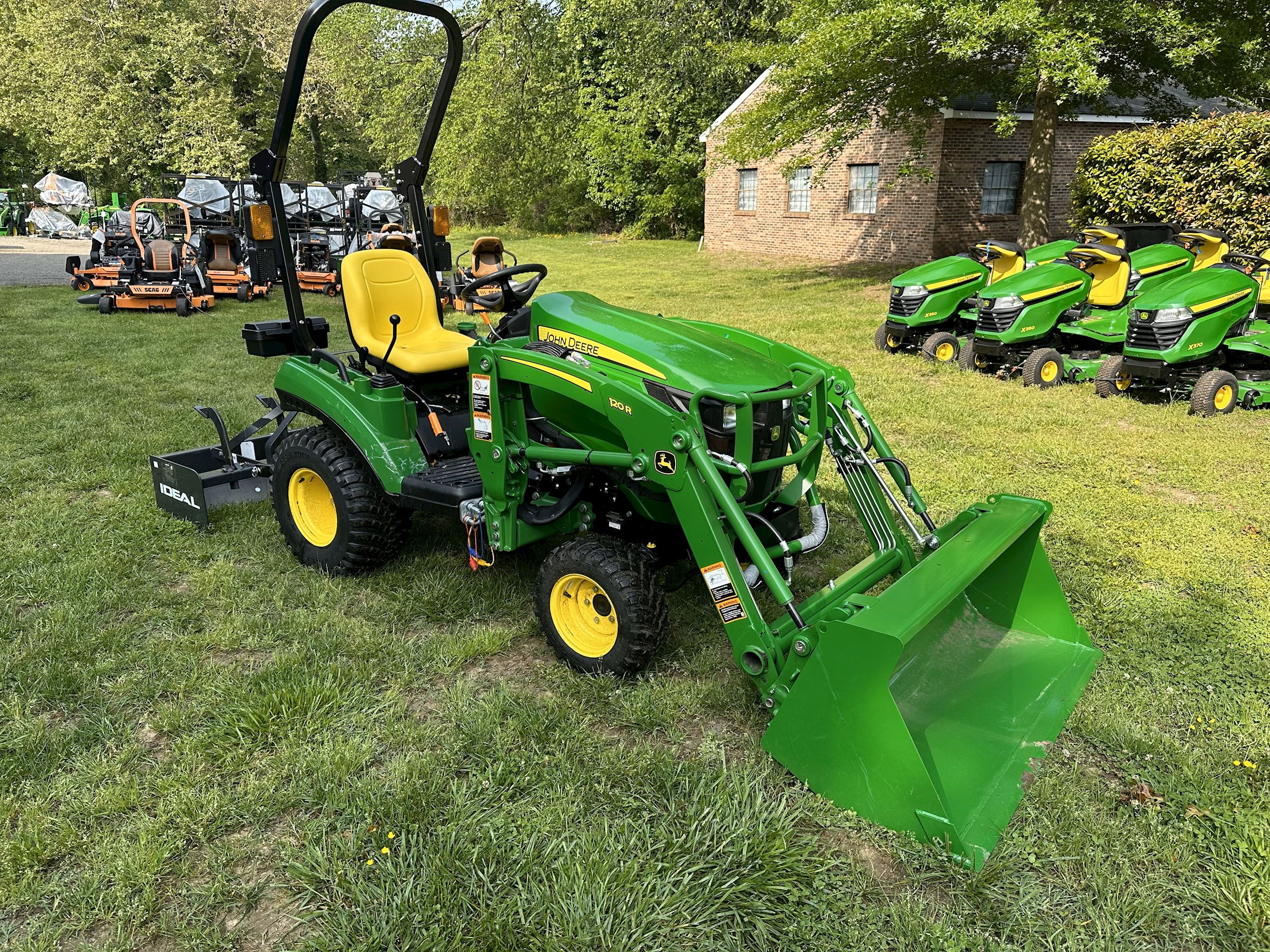 1023E Compact Tractor