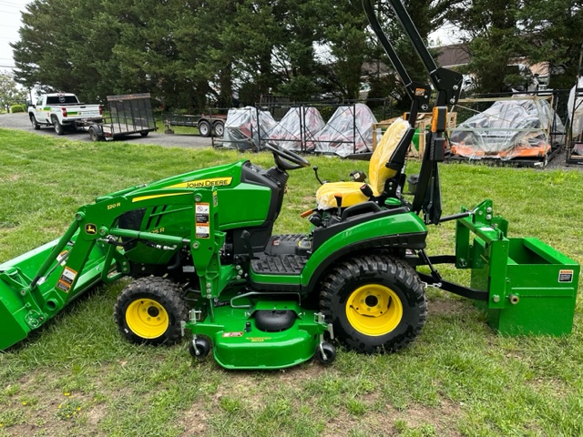 1025R Compact Tractor